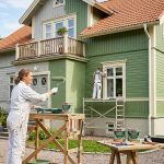 Преимущества и особенности использования фасадной краски для дома